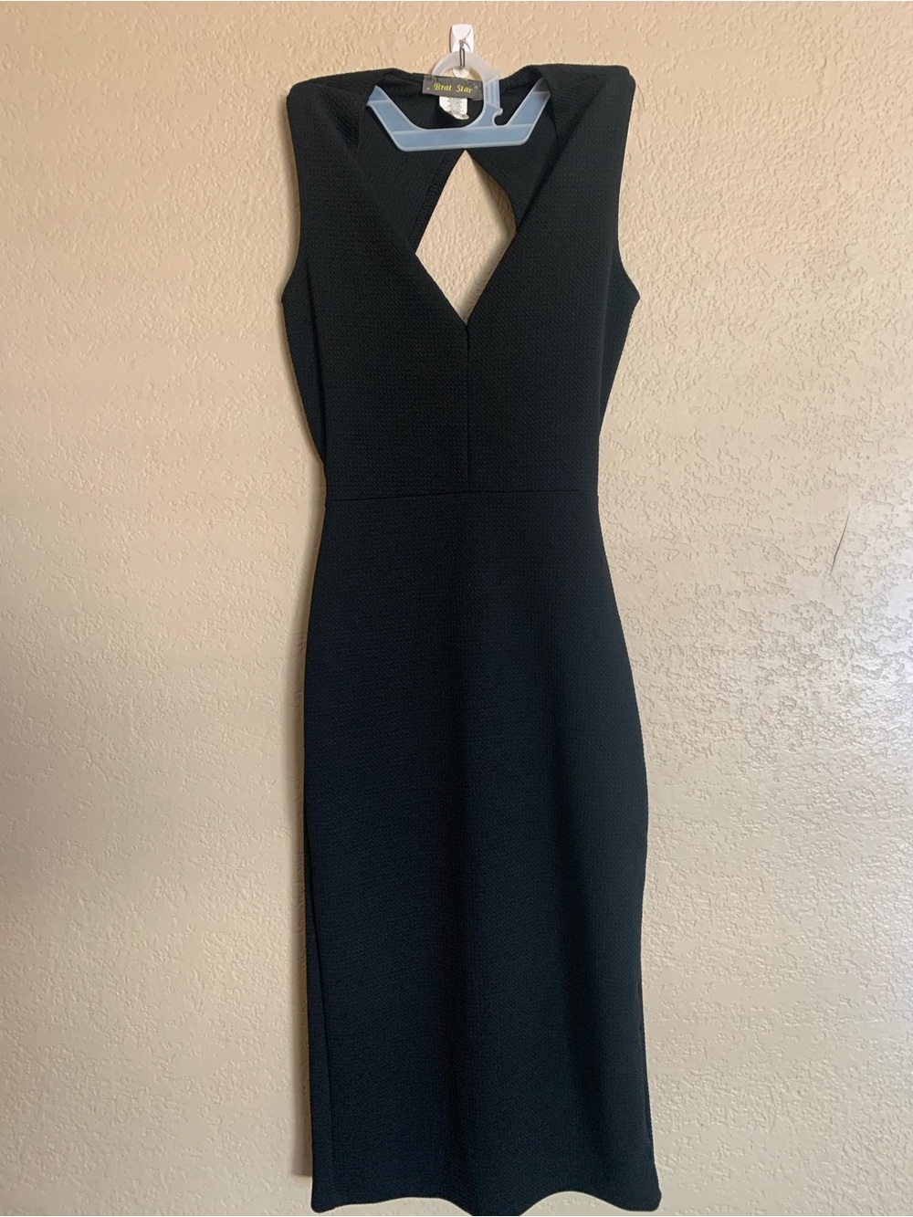 Brat Star Black Sleeveless Midi Dress with V Cutout